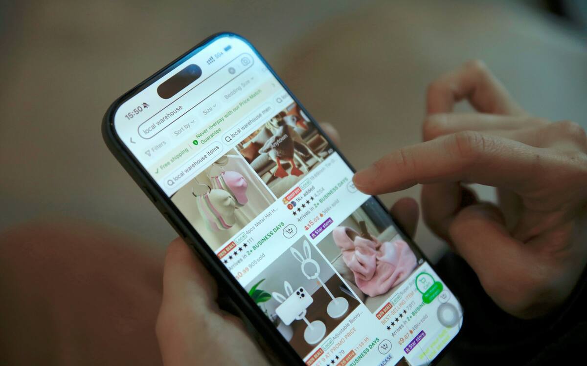 手机上的跨境商城 App 商品列表页